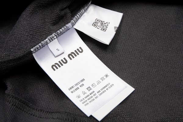 ブランドパーカー素材ディテール